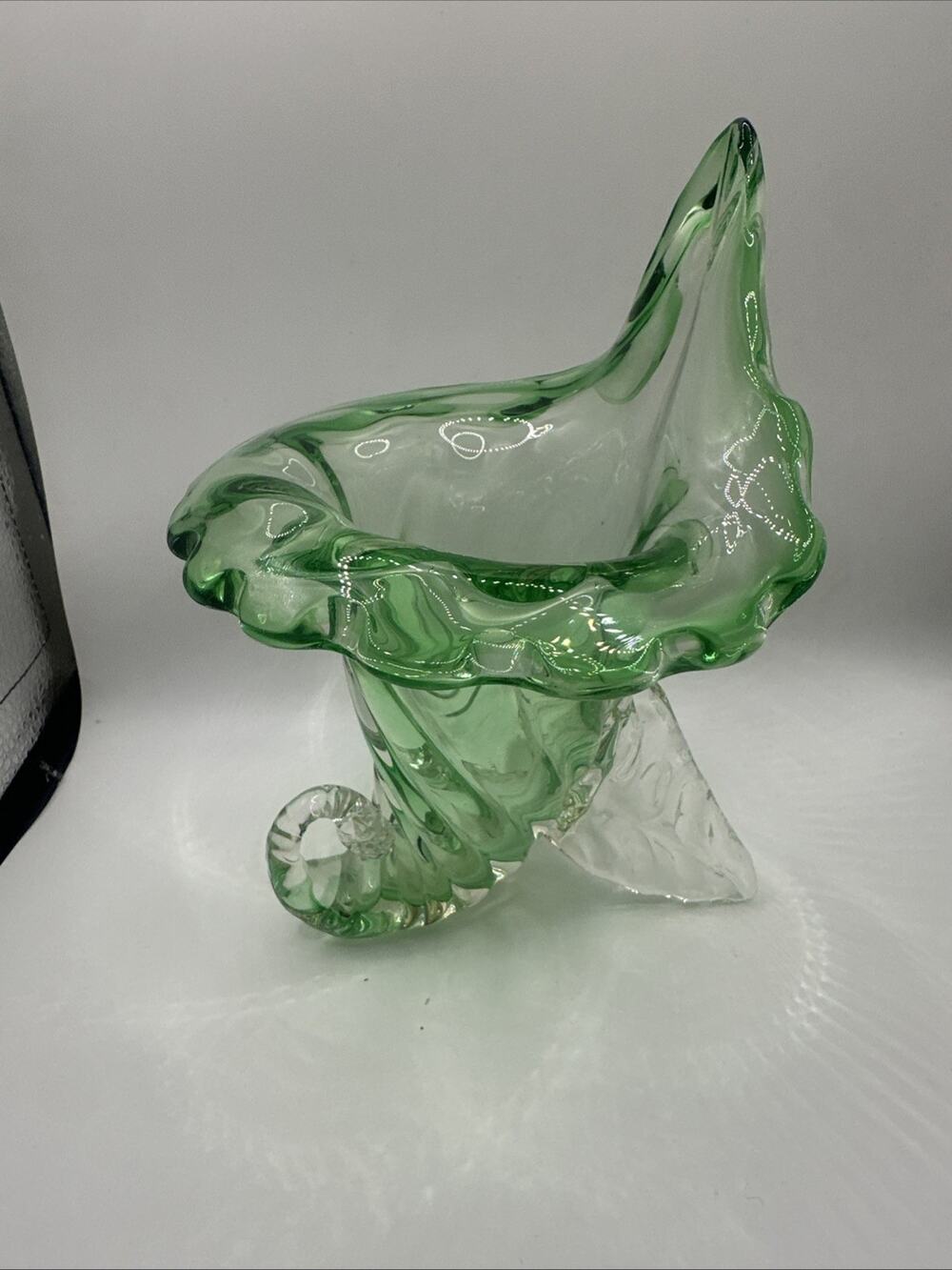 Vtg Murano Jack n Pulpit Green To Clear Blown Glass Upright Horn Vase-7"